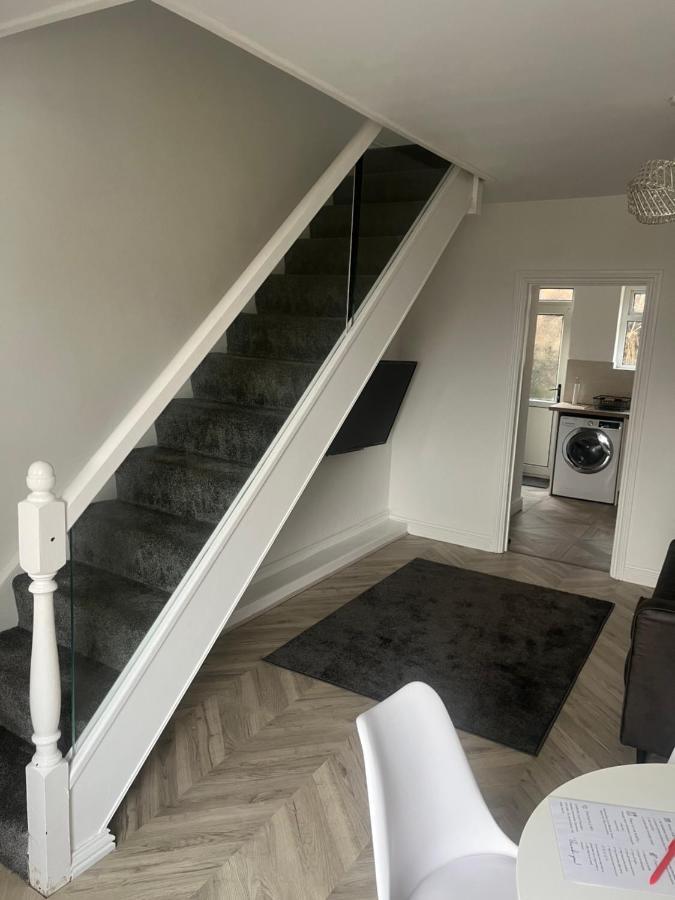 Modern Welsh Cottage Porth  Экстерьер фото